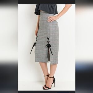 VENUS Plaid Lace-Up Pencil Skirt - Black and Gray